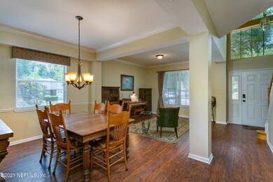 05 Dining - Living Room