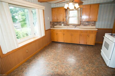 560 Idora Ln, Struthers, OH 44471 - photo 3