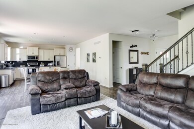 12524 Deer Lake Ln-13