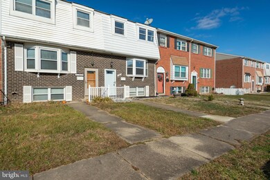 1007 Stormont Cir, Halethorpe, MD 21227 - photo 3