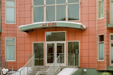 222 E 7th Unit 401 Entry