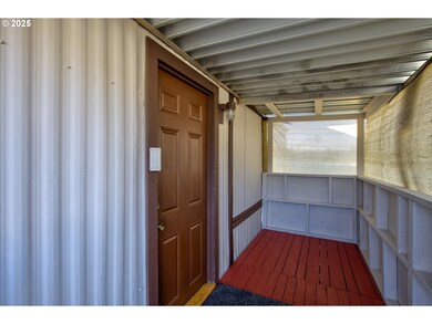 2071 NE Stephens St unit H1, Roseburg, OR 97470 - photo 3