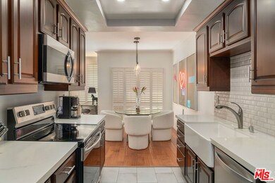 1221 N Kings Rd unit 104, West Hollywood, CA 90069 - photo 2