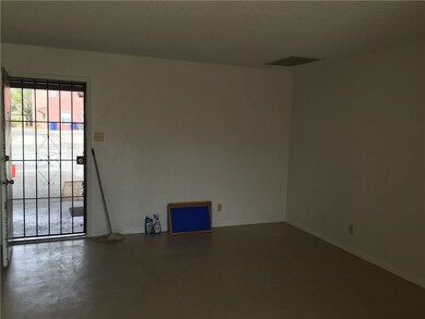 10712 Forest Ridge Ln unit C, El Paso, TX 79935 - photo 4