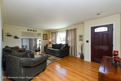 32 Berkshire living room1