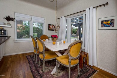 06 Dining Room Corner View