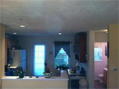 63 Boxberry Ln, Rockland, MA 02370 - photo 2