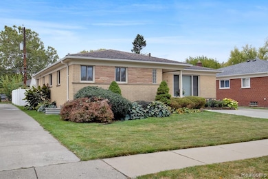 15225 Rosemary Blvd, Oak Park, MI 48237 - photo 2