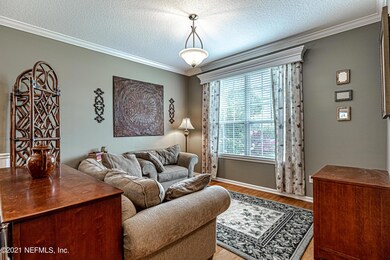 6-Sitting Room