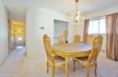 (7) DINING ROOM