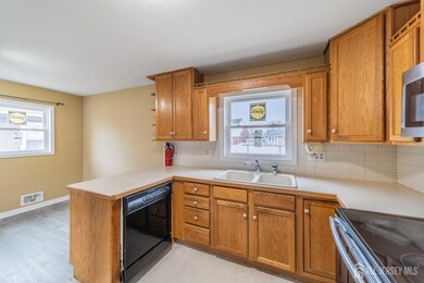 3 Buchanan St, Carteret, NJ 07008 - photo 5