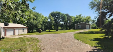 792 2nd St NW, Hillsboro, ND 58045 - photo 3