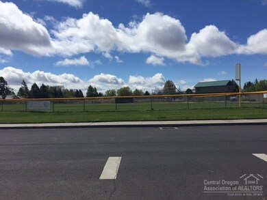 2853 SW Umatilla Ave, Redmond, OR 97756 - photo 5