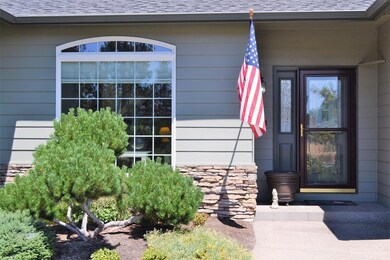 2244 SE Wind Rider Ln, Bend, OR 97702 - photo 2