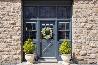 8 Annandale Rd unit 2, Newport, RI 02840 - photo 3