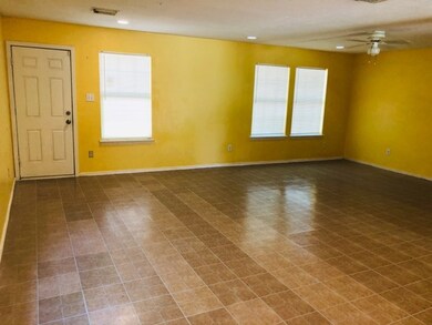 948 Dewalt St, Houston, TX 77088 - photo 7