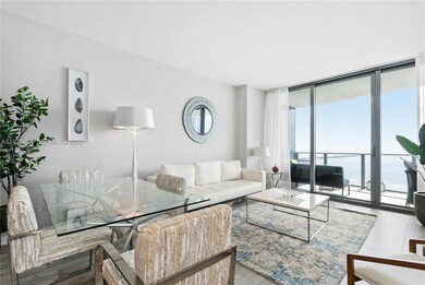 Icon Bay unit 3106, Miami, FL 33137 - photo 2
