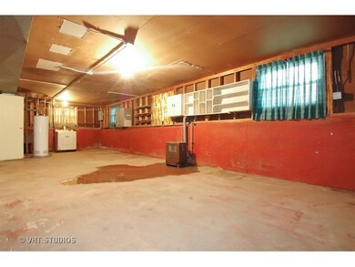 444 Tulsa Ave, Carpentersville, IL 60110 - photo 4