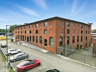 55 Sterling St unit 314, Clinton, MA 01510 - photo 3