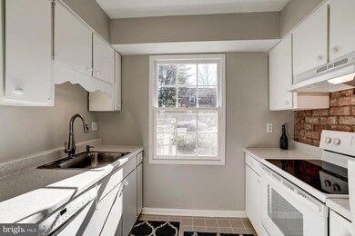 8544 Barrington Ct unit 931, Springfield, VA 22152 - photo 7