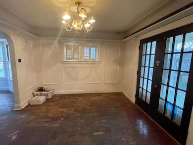 16 Devonshire Rd, Pleasant Ridge, MI 48069 - photo 4