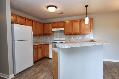 6581 Clover Ct SE Caledonia MI-large-008