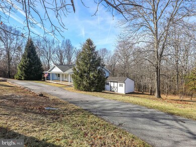 10638 Winchester Grade Rd, Berkeley Springs, WV 25411 - photo 7