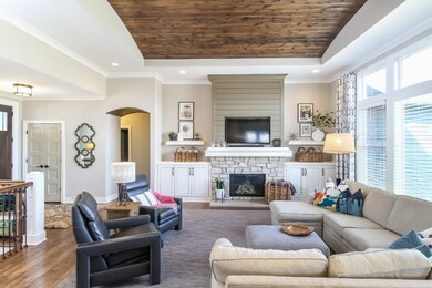 009-Living_Room-5458273-medium