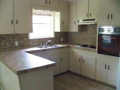 804 Lock St, Nacogdoches, TX 75964 - photo 4