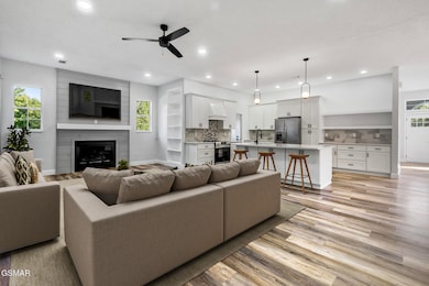 2289 Allenridge Dr, Sevierville, TN 37876 - photo 7