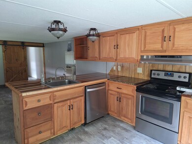 10 Hogan Ln, Walpole, NH 03608 - photo 2