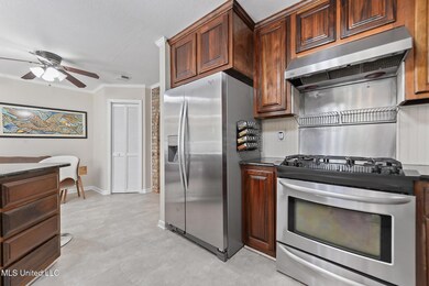 105 Reynolds Cir, Ocean Springs, MS 39564 - photo 7