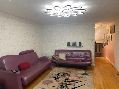 44 Regent Cir, Brookline, MA 02445 - photo 3