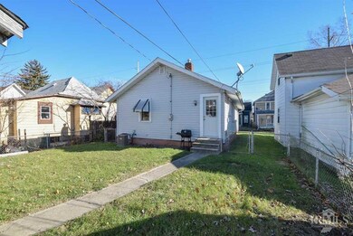 803 N Mulberry St, Muncie, IN 47305 - photo 3