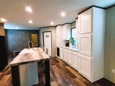 Kitchen Island/Extra Counter Space