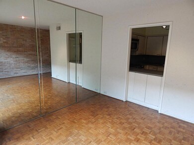 2608 Ridgewood St, Houston, TX 77006 - photo 6