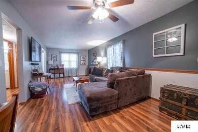 225 Heritage Ave, Lincoln, IL 62656 - photo 4