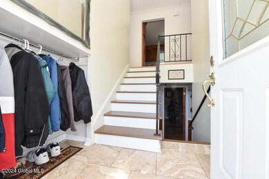 2001 Oakleaf Dr, Schenectady, NY 12303 - photo 3