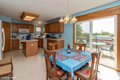 305 Marshall Ct, Runnells, IA 50237 - photo 4