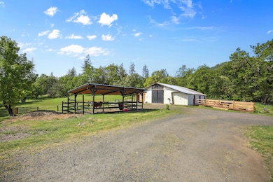 10115 Ramsey Rd, Gold Hill, OR 97525 - photo 2