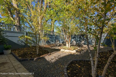 Screen - 238 Allen St Hudson NY 12534-99