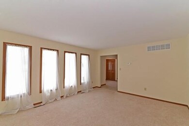 8627 Hanley Ln, Crown Point, IN 46307 - photo 2