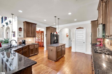 609 Tulip Tree Ln, Simpsonville, SC 29680 - photo 5