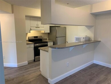 470 S Park Rd unit 7307, Hollywood, FL 33021 - photo 4