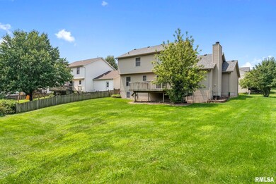 3101 Fieldcrest Dr, Davenport, IA 52806 - photo 4