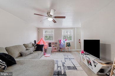 159 W Maryland Ave, Aldan, PA 19018 - photo 4