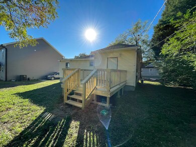 311 Chestnut St, La Fayette, GA 30728 - photo 2