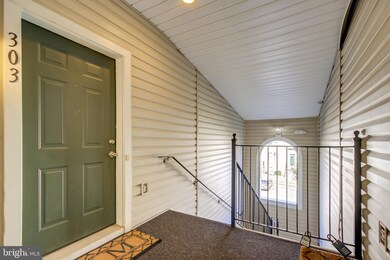 8175 Halley Ct unit 8175-303, Lorton, VA 22079 - photo 3