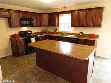 Kitchen - GRANITE, Custom Cabinets with HUGE Islan