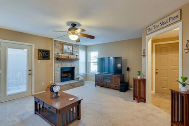 8 Rockwood Cir, Bedford, TX 76021 - photo 5